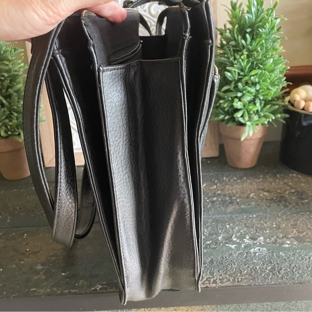 Relic leather shoulder bag - Picture 4 of 10